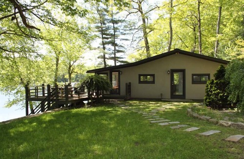 Bethlehem Village Cottage | Waterfront modern oasis under 2 hours from NYC. Lots to enjoy summer and fall!