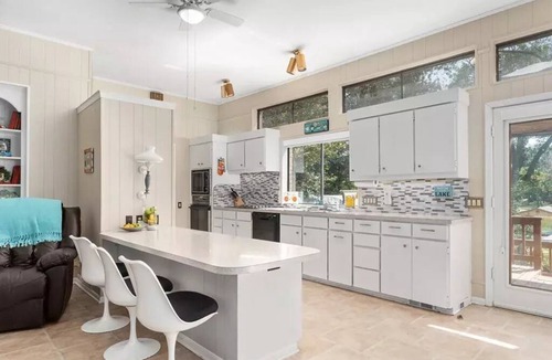Leisure Land House | Waterfront Oasis, Private Dock, Deck, Fire Pit, Outdoor TV, Sleeps 8, Kayaks