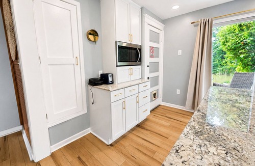 Tonawanda House | Waterfront Pool Retreat Near Niagara Falls & Buffalo Bills