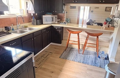 Portage Lakes Cabin | Waterfront Portage Lakes Cabin Near Towpath Trail, Fishing & Birdwatching!