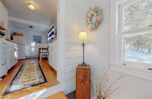 Orland Cabin | Waterfront shingled cottage with shared boat dock - near Acadia