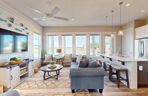 Rockport Apartment | Waterfront Villa on St Charles Bay