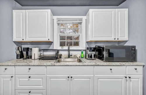 Highland Square House | Weber Duplex House Lower Unit Near Highland Square