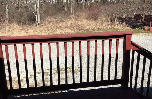 Pymatuning Central Cottage | Weekly Cottage rental At Pymatuning Lake! Next to Yorkies Ice Cream!