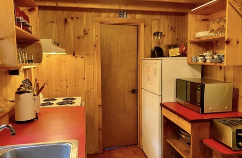 Southwest Harbor Cabin | Weekly Discount Available! 4Bedroom Cabin in the heart of Acadia, walk into town