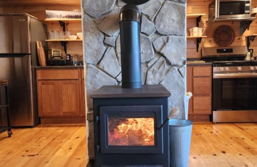 Otis Cottage | WELCOME TO "ON THE ROCKS" COTTAGE Lakeside cottage near Acadia National Park!