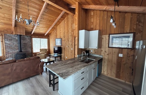 Honeoye Cabin | Welcome to The Last Resort. A delightful cabin with Wi-Fi in charming Honeoye.