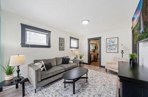 Westlake Apartment | Welcome to the Treasure house!