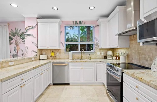 Lake Ridge House | Welcome to The Betty!
