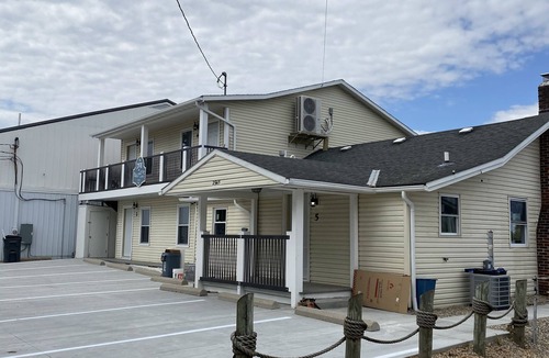 Millersport Apartment | Welcome to unit #4 (upstairs) The “Inn” at Buckeye Lake - On the Water!