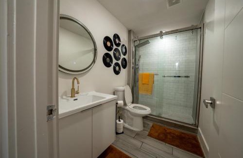 Old East Dallas Hotel | Welcome to your NeoSoul Oasis In Downtown Dallas