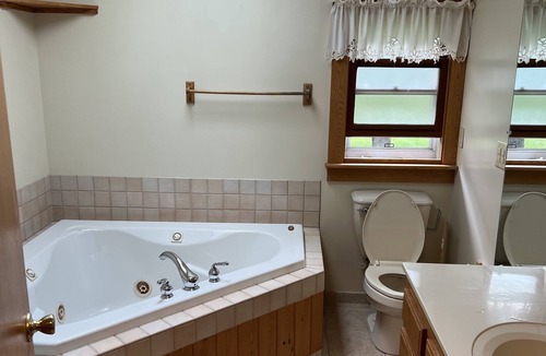 Wellsboro Apartment | Wellsboro Rail Trail 1n4 bedrooms with fully stocked kitchen. nPet Friendly