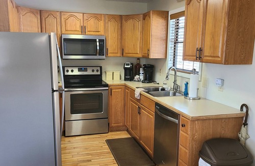 Hayesville Cottage | We’re OPEN! Lake Chatuge Country Cottages - FREE WiFi, Parking, Prem Channels!
