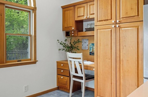 Hammondsport House | West Lake Retreat: private lake home on Keuka's west side