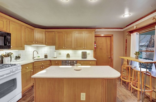 West Valley House | West Valley Dream! Pet Friendly Farmhouse located 12 minutes from Ellicottville