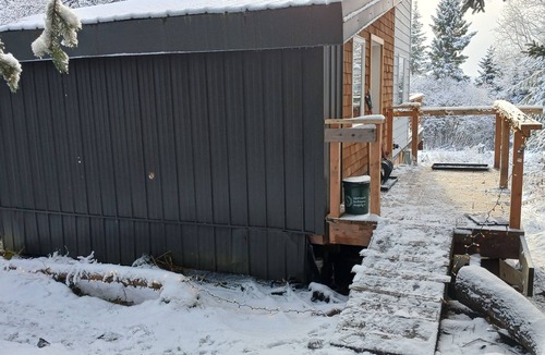 Fritz Creek Cabin | West Wayside Cabin within 15 minutes of the Homer Spit