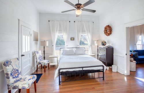 Waveland Other | White House in Waveland Retreat - Unique, Private and Peacefuln