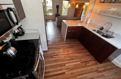 Willard Apartment | Willard Beach: Cozy Apartment with a King Size Bed