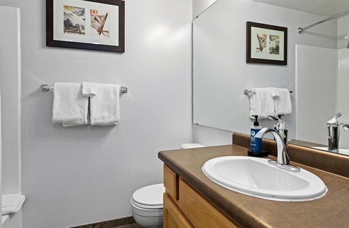 Wolf Creek Resort | Wolf Creek | Romantic Ski Retreat | Pool + Ski