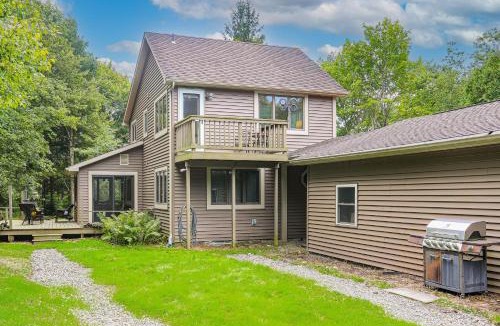 Edinboro House | Wooded Retreat on 5 Acres: 6 Mi to Edinboro Lake!