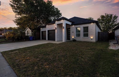 West Dallas House | World Cup 2026 HQ, Sleeps 8, Fire Pit & Backyard, 20 Min to Stadium
