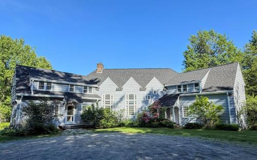 Franconia House | WOW New Spectacular Franconia Home - history - views - fire pit - hot tub - pool - grandeur - MUST SEE