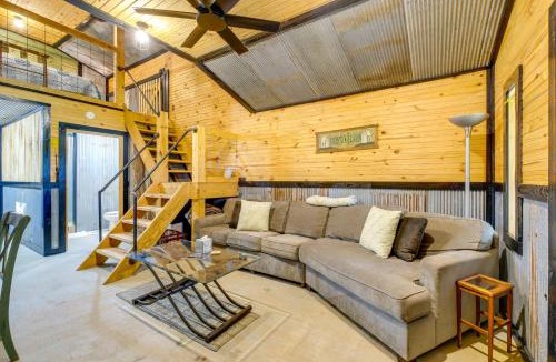 Powell Apartment | Wren's Nest Cabin: Missouri Ozarks Getaway!