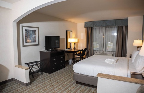 Erie Hotel | Wyndham Garden Erie