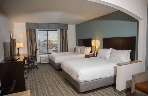 Erie Hotel | Wyndham Garden Erie