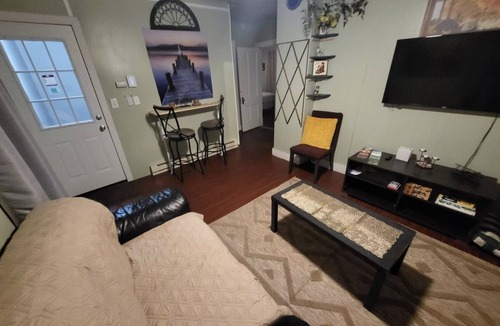 Jamestown House | Yogi Suites #2 Charming 2-beds in Jamestown Chautauqua Lake AC WiFi SPA Shower