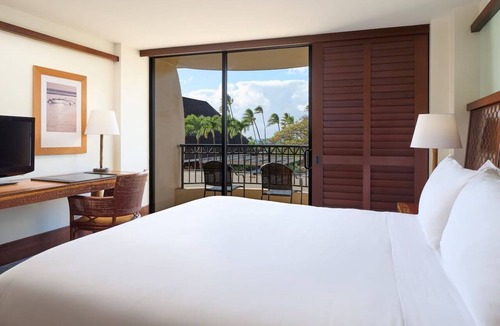 Lahaina Hotel | Your Maui Adventure Awaits! Beachfront, Pool, Minutes to Kapalua Coastal Trail!