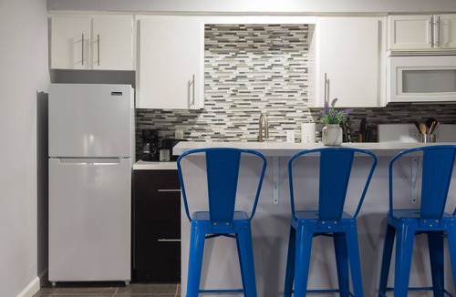 Neartown Apartment | Your Montrose Studios! Sleeps 36/18BR/18BA/18PA