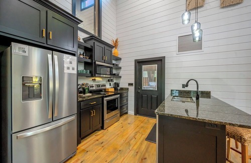 Pickens Cabin | Your New Favorite Place + Private Outdoor Oasis + Disc Golf + Firewood Provided