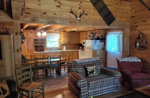 East Central Franklin Cabin | Your Private Maine Getaway! Cozy Log Cabin w/Loft, Sleeps 10