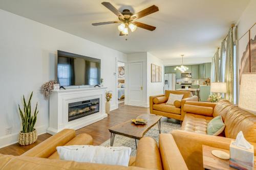 < 1 Mi to MSU! Updated Springfield House w/Deck