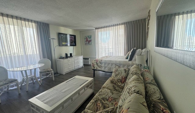 🌺 12 GUESTS 3 X ❤️AWESOME STUDIOS❤️ FREE PARKING 🏝️ 5MIN TO OCEAN 🏊‍♀️