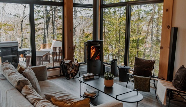 15min from Tremblant, modern work from home cabin