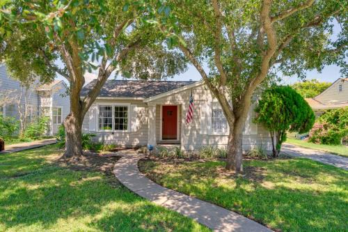 1939 Bungalow with Original Charm | Corpus Christi