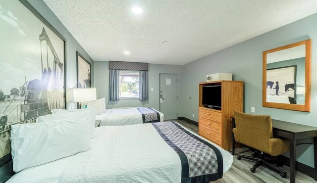 2 Accommodations | Great Value Stay in Snyder, TX | 2 Queen Beds w/Kitchenette