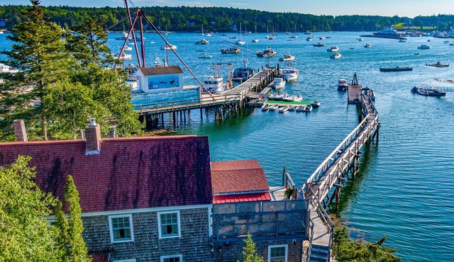 2 BR On The Water in a 1830s Dockhouse! [Main Sul]