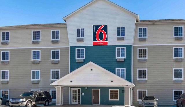 2 Full Beds | Smoking, Kitchen