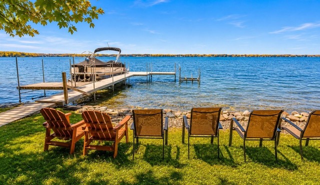 2 House 26 Guest Cayuga Lakefront | Hot Tub/Kayak