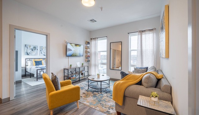 2 King Bed 2 Bath Easy ride to NYC and Shopping