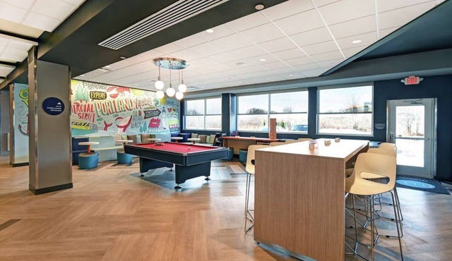 2 Modern Rooms Perfect for a Relaxing Family Getaway - Next to the Airport