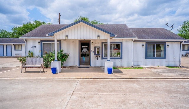 2 Queen Bed|Smk|Falfurrias TX