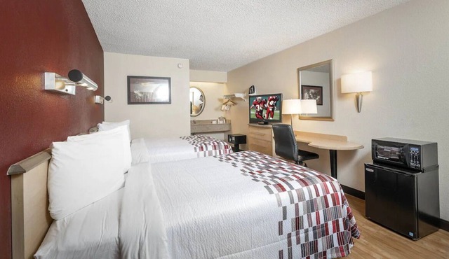 2 Spaces! Pets Stay for FREE! w/ Free Parking, Short Drive to Buffalo Zoo!