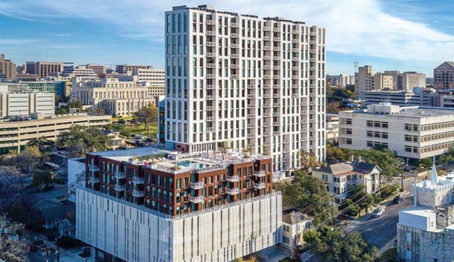 2BD/Austin - Full Kitchen, W/D, Balcony, Fire Pit!