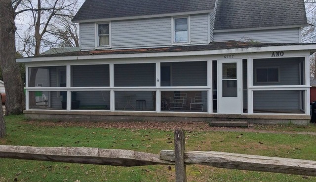 3 bed, 1.5 Baths in Verona Beach, NY- Home w/large vacant lot & fire pit.