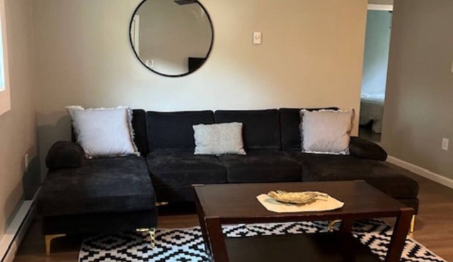 3-bedroom beautiful apartment 10 mins from track, SPAC, & Saratoga Springs w/AC