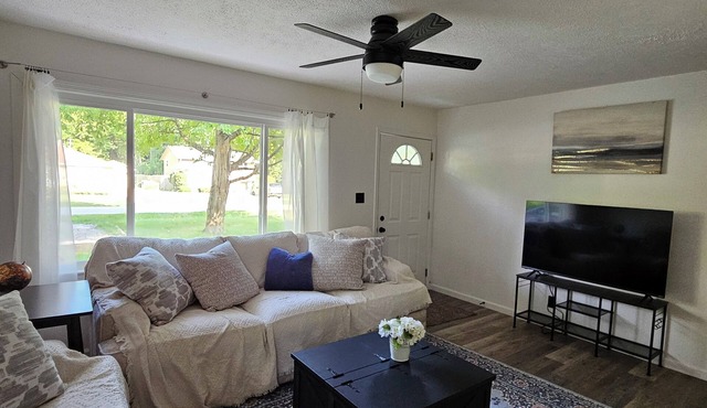 3-bedroom house in gorgeous Mentor with AC